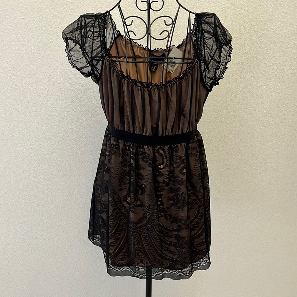 NWT MAX EDITION FLESH COLORED LINING BLACK LACE ON TOP